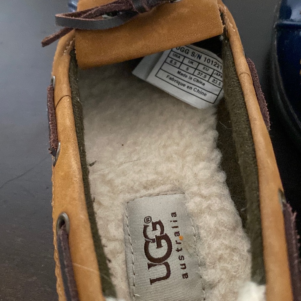 COPY - UGG Navy Brown Haylie Waterproof Leather - Picture 4 of 5